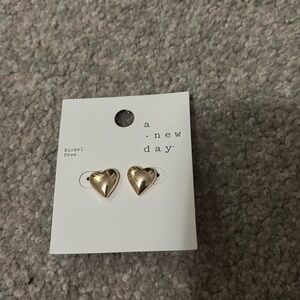 gold heart studs